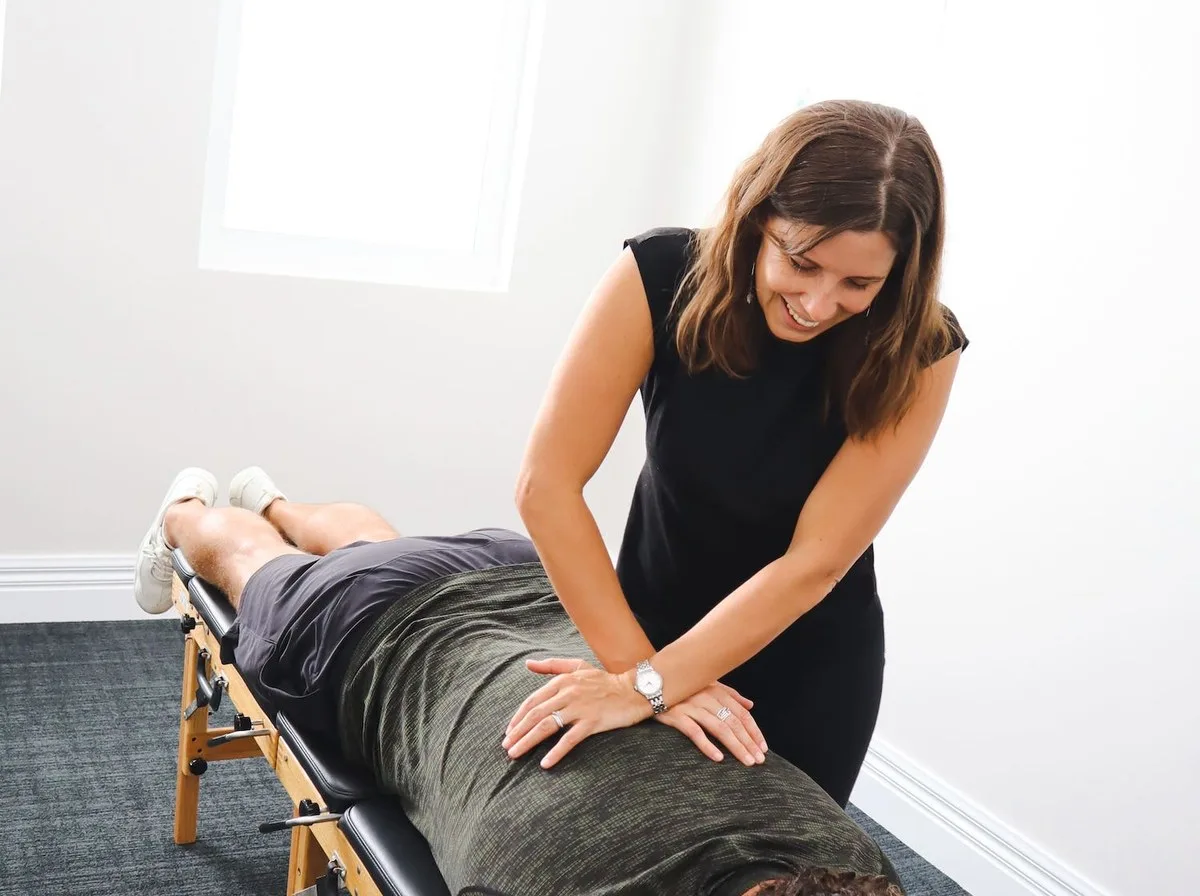 Hands-on treatment on the drop table